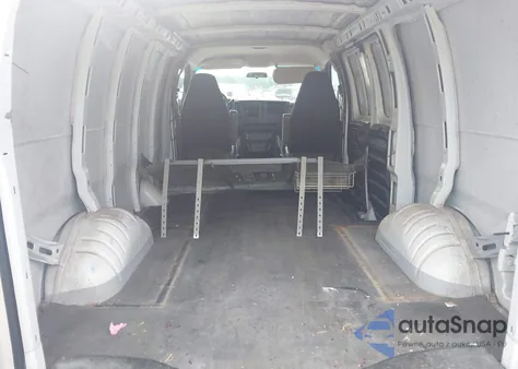 2005 GMC Savana G1500 из США, поврежденный, VIN 1GTFG15T151182744